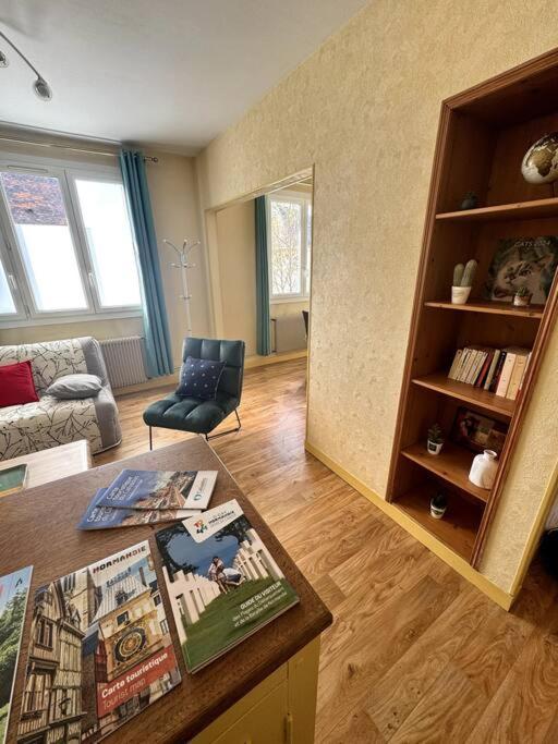 Appartement Proche De L'Hyper-Centre Avec Garage Caen Exterior foto